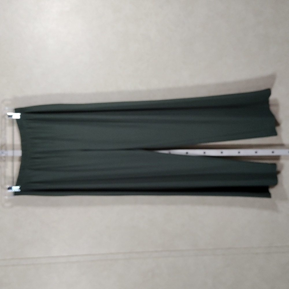H149 IC by Connie K olive green knit pants M